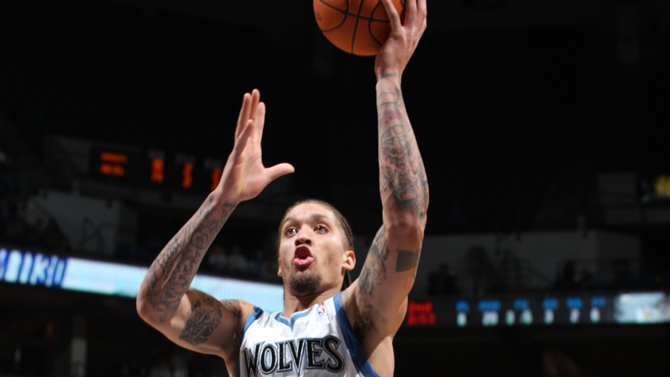 经纪人：莱万没有考虑过退役，但他的未来计划仍未有任何决定（莱万经纪人：未考虑退役，未来去向尚未敲定）