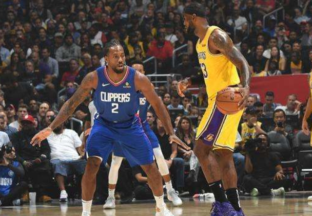 扎戈：托蒂睡觉打呼噜还说梦话；吐西蒙尼口水是因他故意挑衅（扎戈称：托蒂睡觉会打鼾还爱说梦话；向西蒙尼吐口水因对方刻意挑衅）