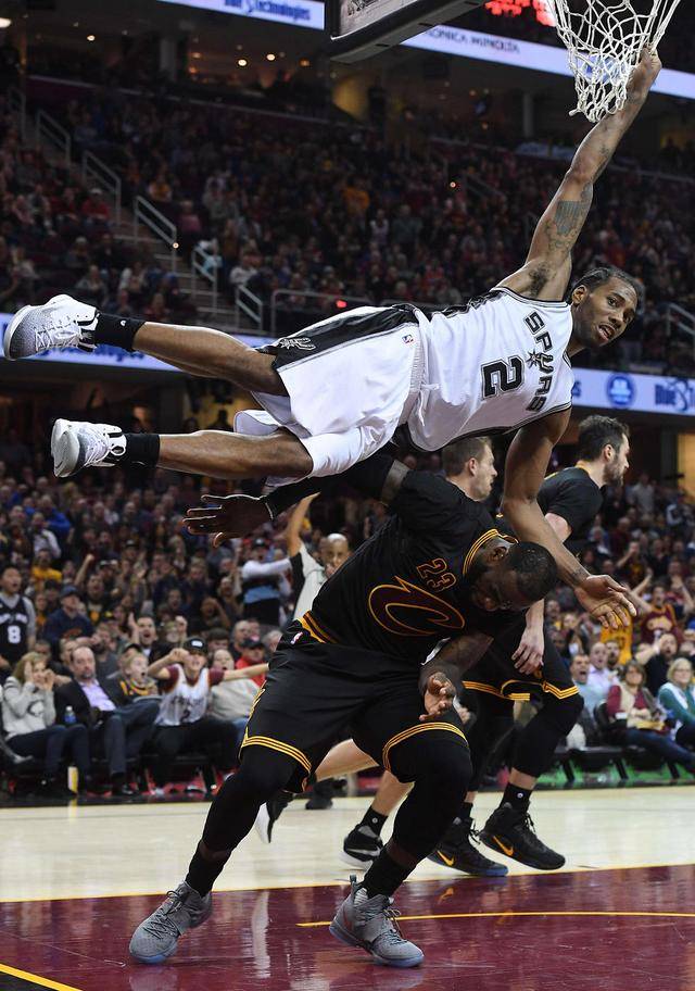 独造三球！官方：哈兰德当选曼城3-0西汉姆联最佳球员（哈兰德包办三球，官宣当选曼城3-0西汉姆之战全场最佳）