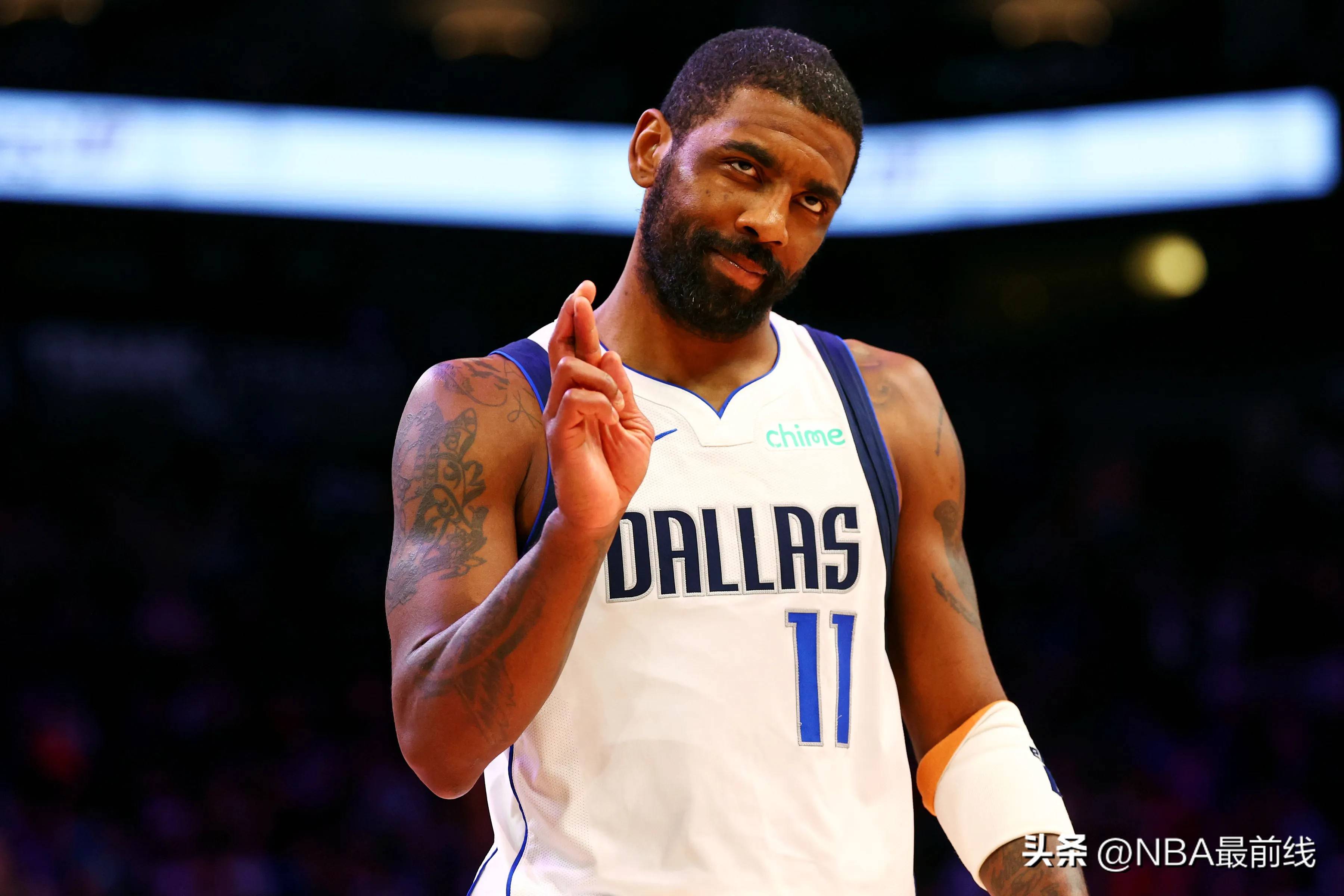 赵鹏：蒋4朱5是国内顶级中卫，但他俩搭配踢亚冠还是太吃力了（赵鹏：蒋4与朱5虽属国内顶级中卫，搭档征战亚冠仍显吃力）