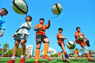 英媒：土耳其一名银行女经理诈骗球员3300万镑，被判入狱102年（英媒：土耳其一银行女经理骗走球员3300万英镑，获刑102年）