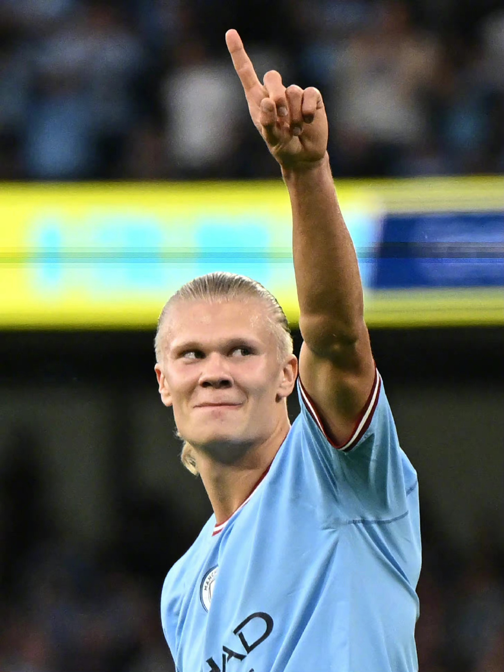 雷霆队遭遇马刺三杀，球队士气受挫（雷霆被马刺三度击败，球队士气低迷）