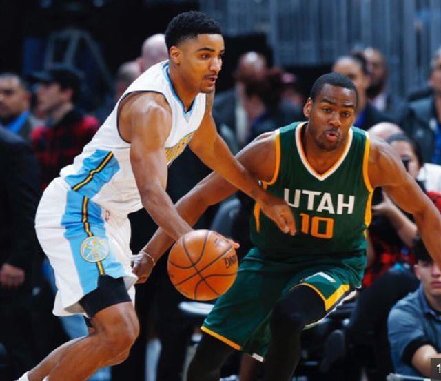 梅西太内向了，主持人说第一句就想拿着奖杯走，不到三年拿四冠（梅西被调侃太内向：刚开口就想捧杯走人，三年未满豪取四冠）